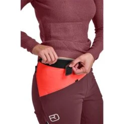 Ortovox Col Becchei Softshell-Hose Damen -Outdoor-Ausrüstung col bechei pants damen model 2