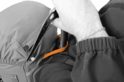 Exped Mountain Pro 30 Women 13 Exped Mountain Pro 30 Women -Outdoor-Ausrüstung mountain pro ice axe stowaway function 4